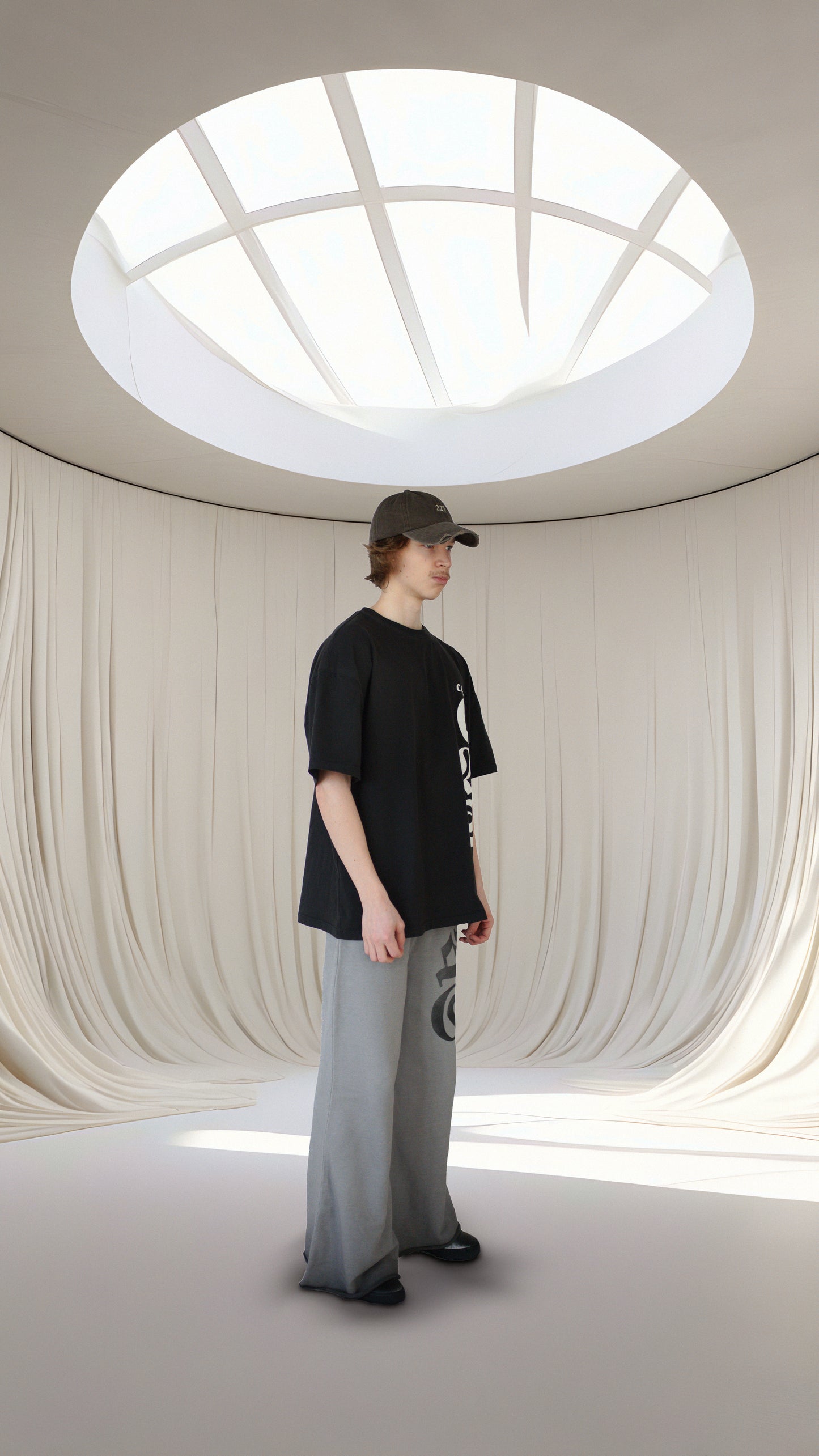 OVERSIZED LOGO T-SHIRT
