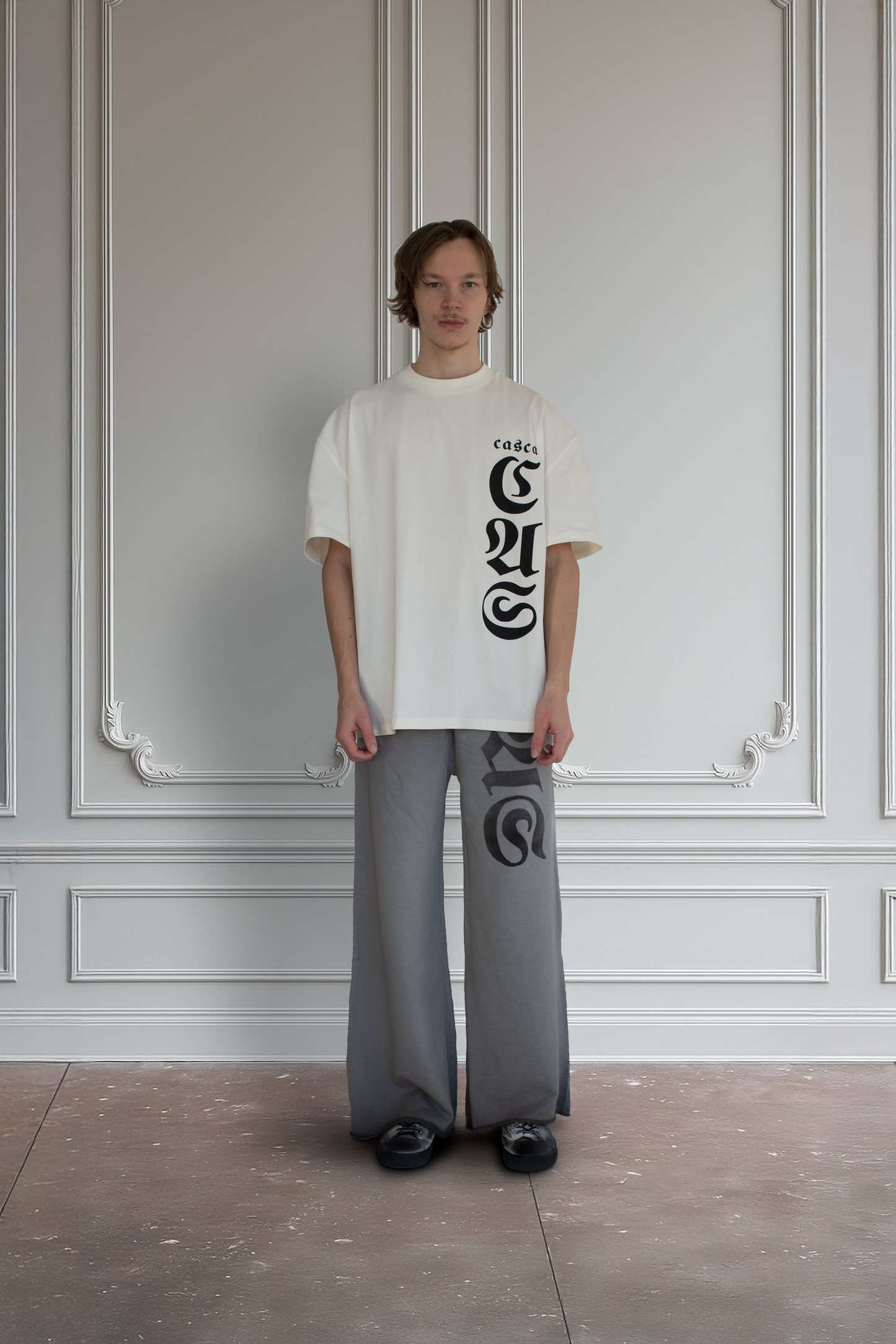 OVERSIZED LOGO T-SHIRT